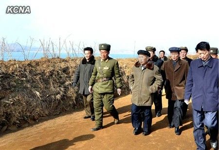 樸泰成不是朝鮮內(nèi)閣總理。，樸泰成（Park Tae-seong），韓國人，曾就讀于首爾大學工學院?，F(xiàn)任韓國科學技術(shù)信息通信部產(chǎn)業(yè)技術(shù)振興院院長。而朝鮮內(nèi)閣總理是朝鮮內(nèi)閣的最高負責人，現(xiàn)任朝鮮內(nèi)閣總理是李斗星。因此，樸泰成不是朝鮮內(nèi)閣總理。，建議您關(guān)注官方信息源的報道以獲得準確的資訊。