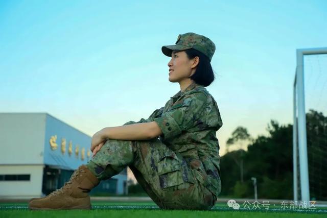 00后現(xiàn)役女軍人榮立二等功